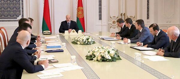 Лукашэнка правёў нараду па развіцці лічбавай сферы Лукашэнка правёў нараду па развіцці лічбавай сферы - Sputnik Беларусь