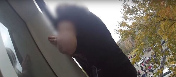 Участковый в Могилеве спас девушку  - Sputnik Беларусь