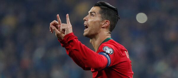 Форвард сборной Португалии Криштиану Роналду Форвард сборной Португалии Криштиану Роналду - Sputnik Беларусь