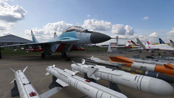 Крылатые ракеты и авиабомбы у многофункционального фронтового истребителя МиГ-35  - Sputnik Беларусь