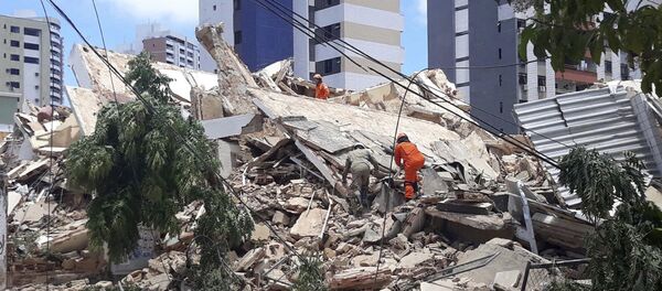 Обрушение многоэтажного дома в Бразилии - Sputnik Беларусь