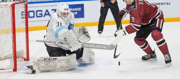 Голкипер хоккейного Динамо-Минск Никита Толопило - Sputnik Беларусь