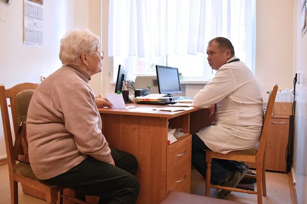 Дойдем до президента! Доктора восстановили, но пациенты опасаются за него - Sputnik Беларусь