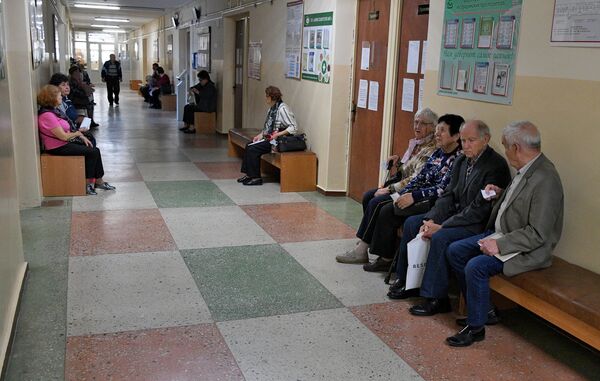 Дойдем до президента! Доктора восстановили, но пациенты опасаются за него - Sputnik Беларусь