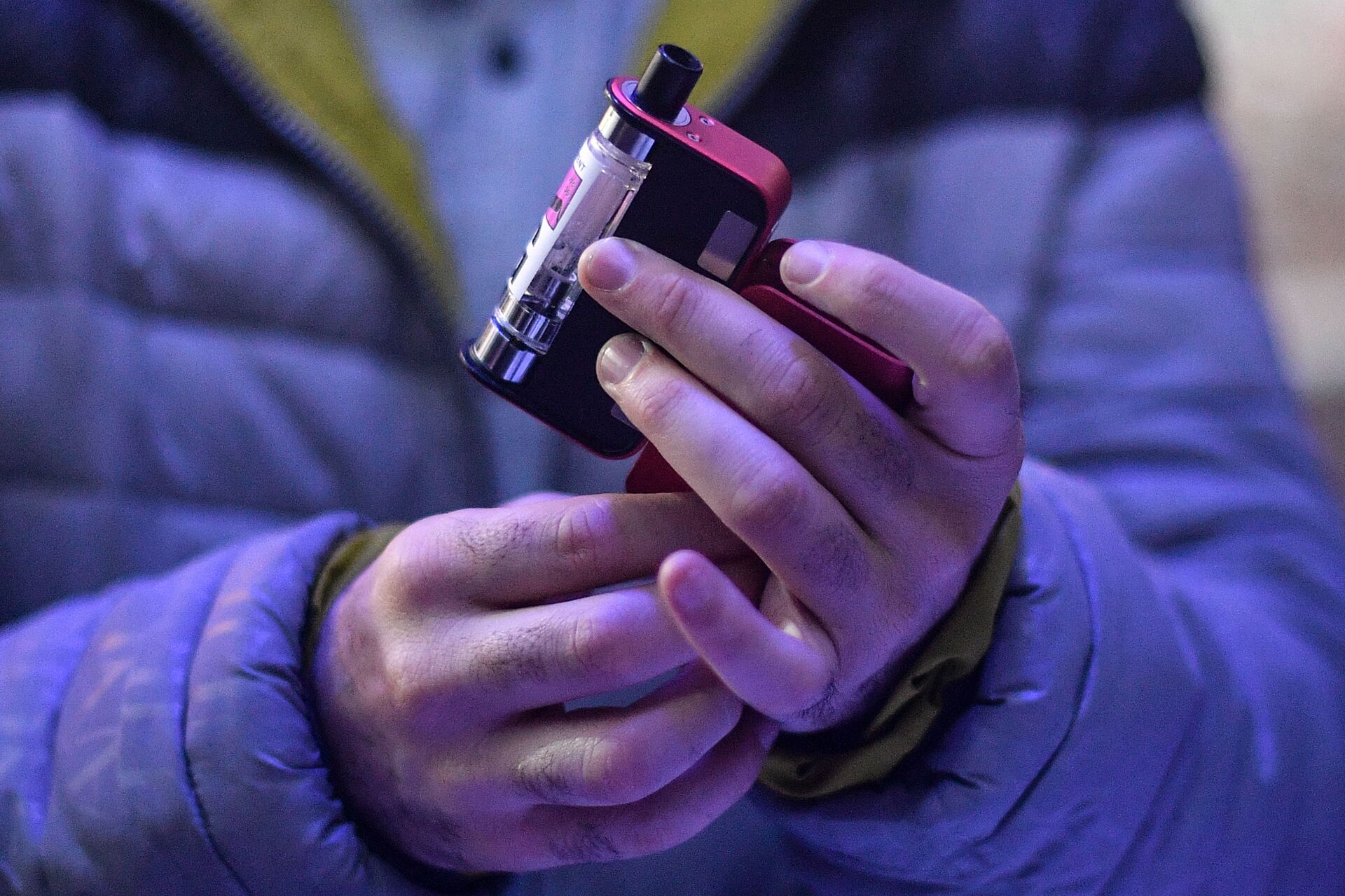 Курение вейпа, архивное фото - Sputnik Беларусь, 1920, 30.06.2023