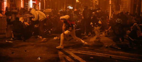 Массовые беспорядки в Барселоне Массовые беспорядки в Барселоне - Sputnik Беларусь