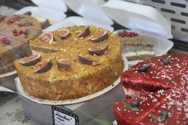 Домашние копчености и арахисовая паста: что еще вы не знали про Комаровку - Sputnik Беларусь