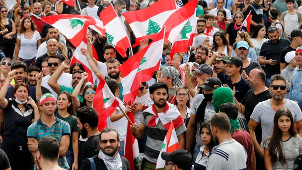 Участники протестов в Ливане - Sputnik Беларусь