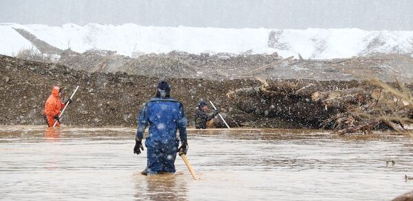 Следчыя назвалі асноўную версію прарыву дамбы ў Краснаярскім краі Следчыя назвалі асноўную версію прарыву дамбы ў Краснаярскім краі - Sputnik Беларусь