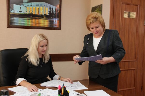 Пестрые орхидеи и гендерные стереотипы: новая глава района рассказала о планах Пестрые орхидеи и гендерные стереотипы: новая глава района рассказала о планах - Sputnik Беларусь