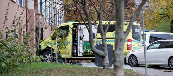 В Осло неизвестный угнал скорую и врезался в толпу - Sputnik Беларусь