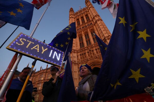 Brexit в чистилище: колеблются фунт, цены на золото и британский парламент - Sputnik Беларусь