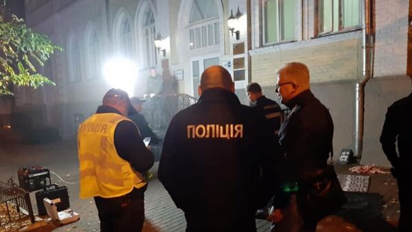 Полиция работает на месте взрыва гранаты в центре Киева - Sputnik Беларусь