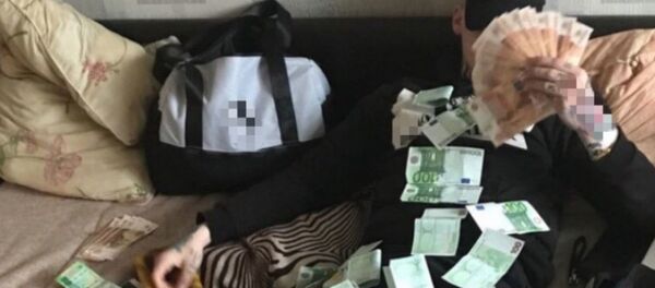 Двое приглашенных в гости парней обокрали минчанина  - Sputnik Беларусь