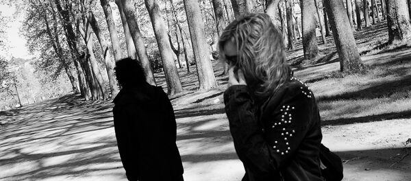 Сразу после свадьбы никто не думает о плохом - а потом делят имущество вплоть до посуды - Sputnik Беларусь