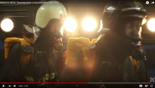 Спасатели провели ночную тренировку в минском метро - видео - Sputnik Беларусь