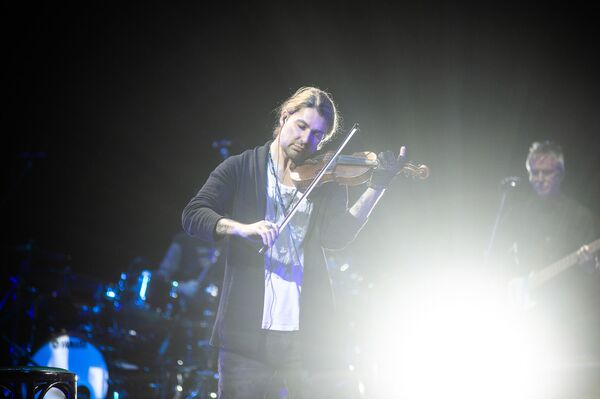 Скрипач-виртуоз Дэвид Гарретт пригласил маму на сцену и умилил Минск - Sputnik Беларусь