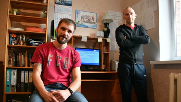 Волонтеры Центра здоровой молодежи Павел и Виталий - Sputnik Беларусь