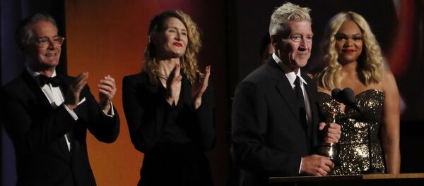 Дэвід Лінч атрымлівае ганаровую ўзнагароду Акадэміі кінематаграфічных мастацтваў і навук Дэвід Лінч атрымлівае ганаровую ўзнагароду Акадэміі кінематаграфічных мастацтваў і навук - Sputnik Беларусь