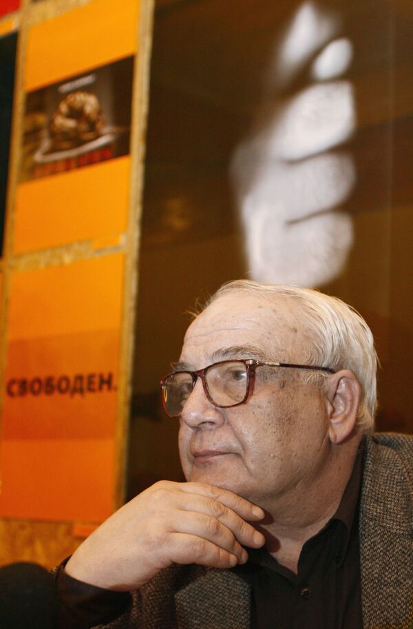 Советский диссидент Буковский умер в Кембридже от остановки сердца - Sputnik Беларусь