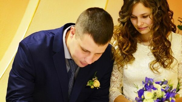Вышла замуж белоруска, которая нашла родителей спустя 20 лет - Sputnik Беларусь
