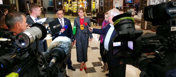 Представители ЛНР и ДНР в переговорах контактной группы Владислав Дейнего и Наталья Никонорова - Sputnik Беларусь