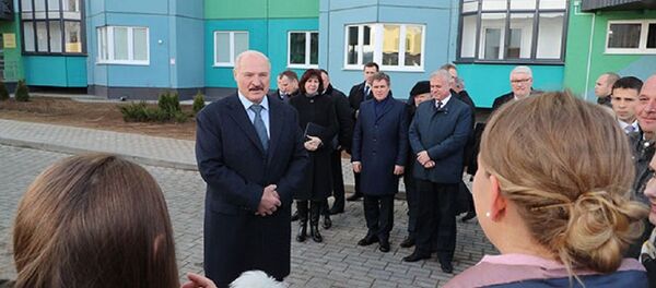 Лукашенко посетил РНПЦ онкологии и медицинской радиологии им.Н.Н.Александрова - Sputnik Беларусь