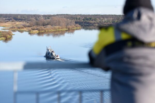 Всего два термошва? Румас в восторге от нового моста под Гомелем Всего два термошва? Румас в восторге от нового моста под Гомелем - Sputnik Беларусь