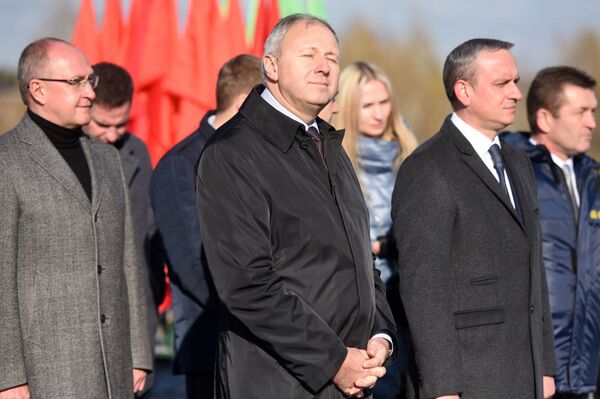 Всего два термошва? Румас в восторге от нового моста под Гомелем Всего два термошва? Румас в восторге от нового моста под Гомелем - Sputnik Беларусь