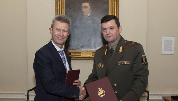 Беларусь и Великобритания подписали план военного сотрудничества - Sputnik Беларусь