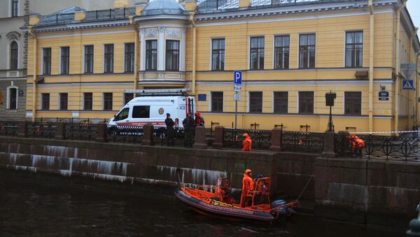 Следственные действия на реке Мойке в Санкт-Петербурге - Sputnik Беларусь