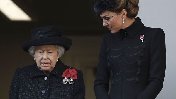 Королева Елизавета II и герцогиня Кембриджская Кейт Миддлтон - Sputnik Беларусь