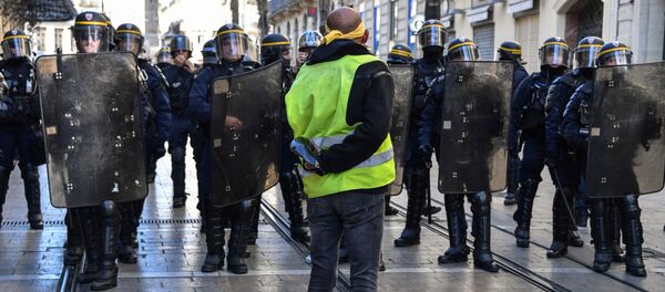 Акция желтых жилетов во Франции - Sputnik Беларусь