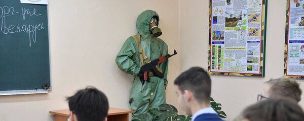 На занятиях в Центре допризывной подготовки Московского района - Sputnik Беларусь