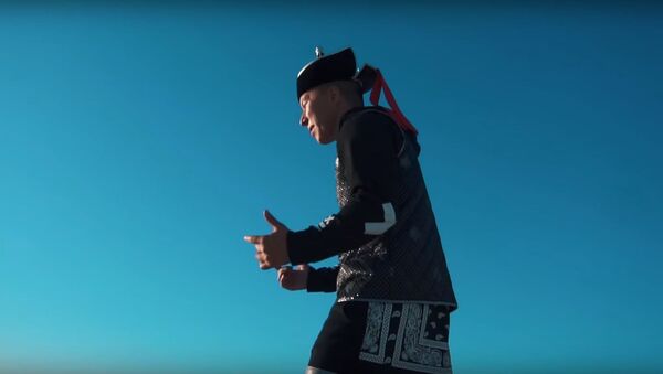 Житель Тувы записал этнический кавер песни Linkin Park Numb, видео - Sputnik Беларусь