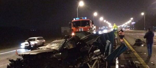 BMW вылетело на встречную полосу на МКАД в районе Чижовки BMW вылетело на встречную полосу на МКАД в районе Чижовки - Sputnik Беларусь