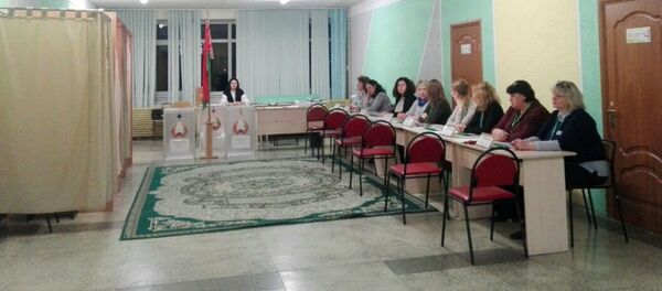 Избирательные участки открылись с 8 утра - Sputnik Беларусь