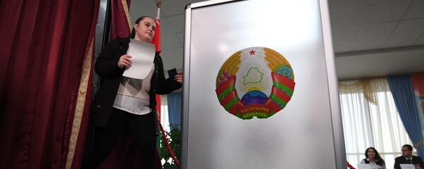 Урна для галасавання на выбарчым участку №1, архіўнае фота Урна для галасавання на выбарчым участку №1, архіўнае фота - Sputnik Беларусь