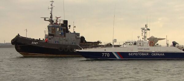 Задержанные в Черном море украинские корабли покинули керченский порт - Sputnik Беларусь