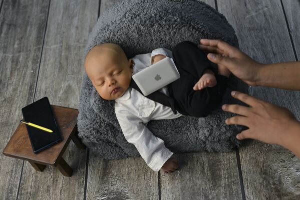 Фотограф из Индонезии делает чудные фото малышей - Sputnik Беларусь