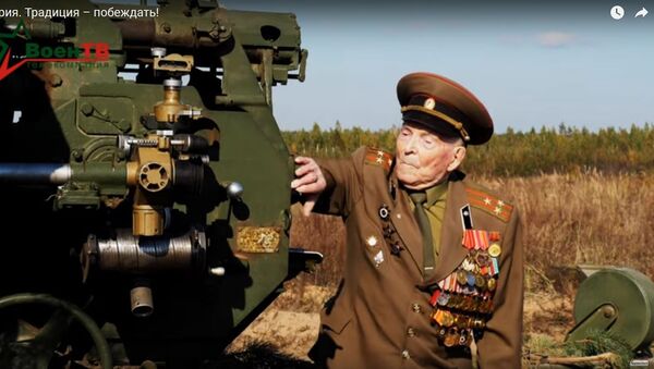 Как ветераны войны стреляли из современных орудий - видео - Sputnik Беларусь
