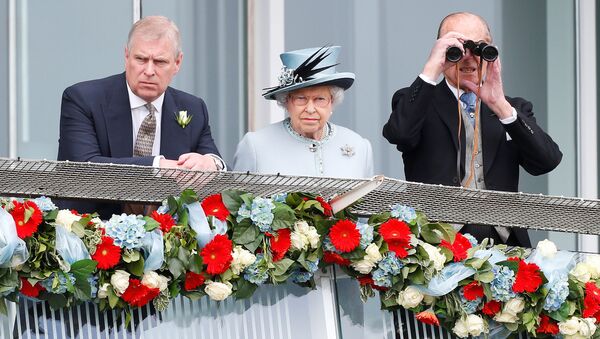 Королева Елизавета II лишила принца Эндрю жалованья - Sputnik Беларусь