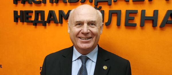 Задняпраны: калі моладзь імкнецца за мяжу, значыць, у нас штосьці не так Задняпраны: калі моладзь імкнецца за мяжу, значыць, у нас штосьці не так - Sputnik Беларусь