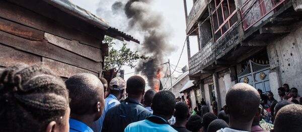 Частный пассажирский самолет упал в Конго на жилые дома - Sputnik Беларусь