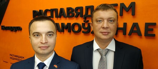 Уралаў - Белякоў: Сцяг Перамогі ўбачаць у 110 гарадах велізарнай краіны - Sputnik Беларусь