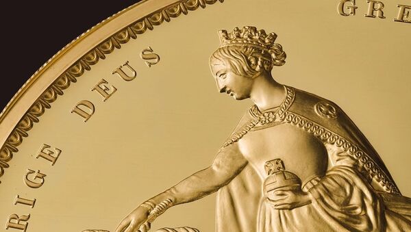 Монетный двор Британии выпустил самую тяжелую сувенирную монету  - Sputnik Беларусь