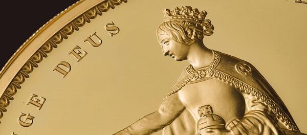 Монетный двор Британии выпустил самую тяжелую сувенирную монету  - Sputnik Беларусь