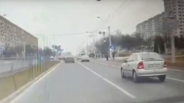 Спешащий подросток попал под машину в Минске - Sputnik Беларусь