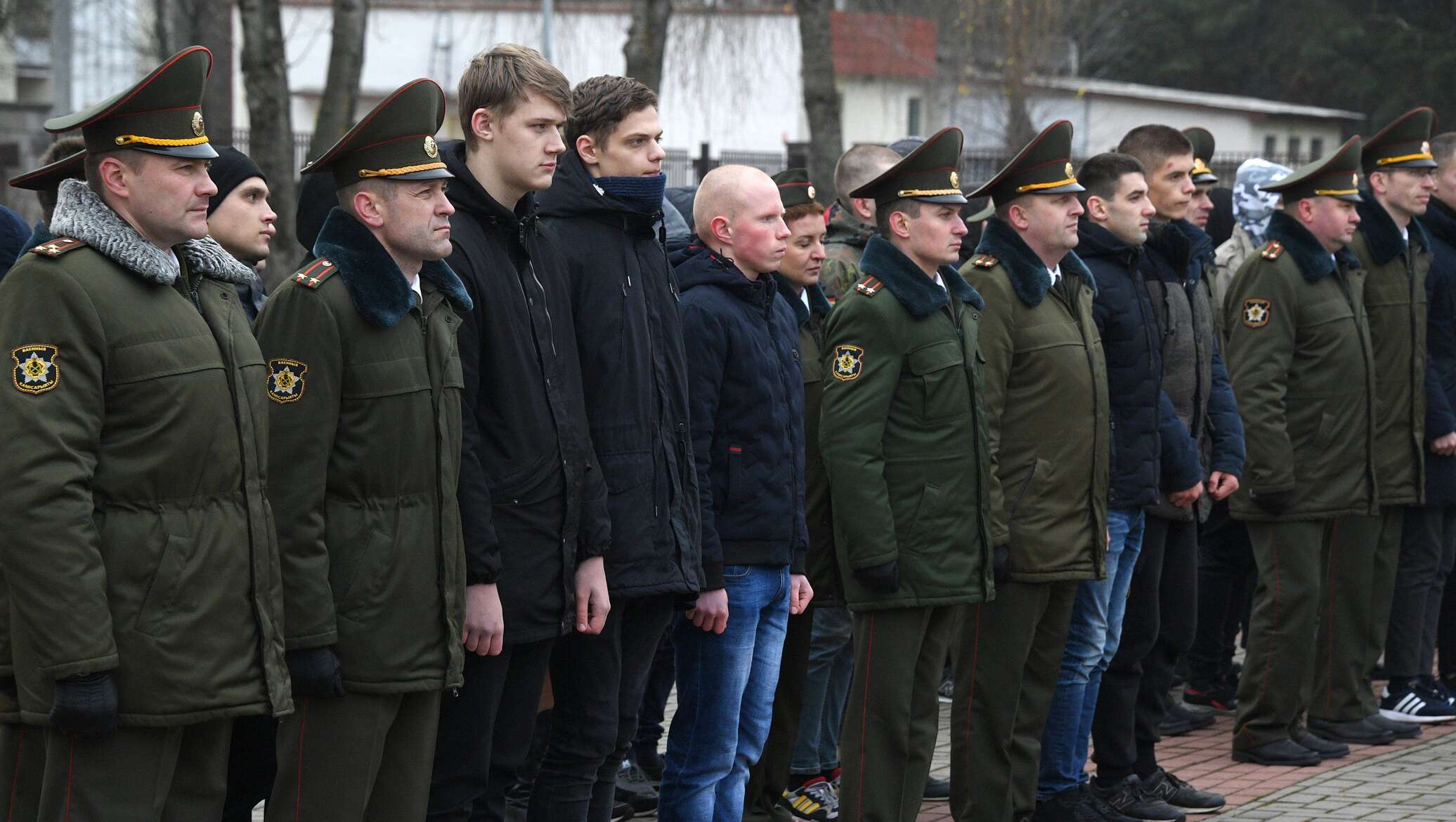 Как проходят первые дни новобранцев в армии? Рассказывают родные -  27.11.2019, Sputnik Беларусь