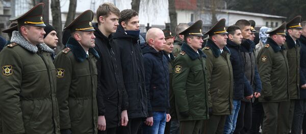 Новобранцы на призывном пункте, архивное фото - Sputnik Беларусь